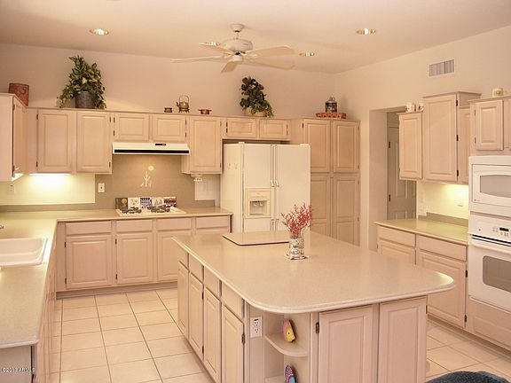 3rd image of 15517 W WHITEWOOD Drive N