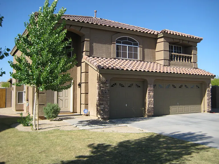 684 E Mayfield Dr — Photo 1