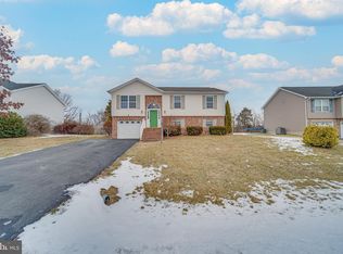 304 Marlowe Dr, Inwood, WV