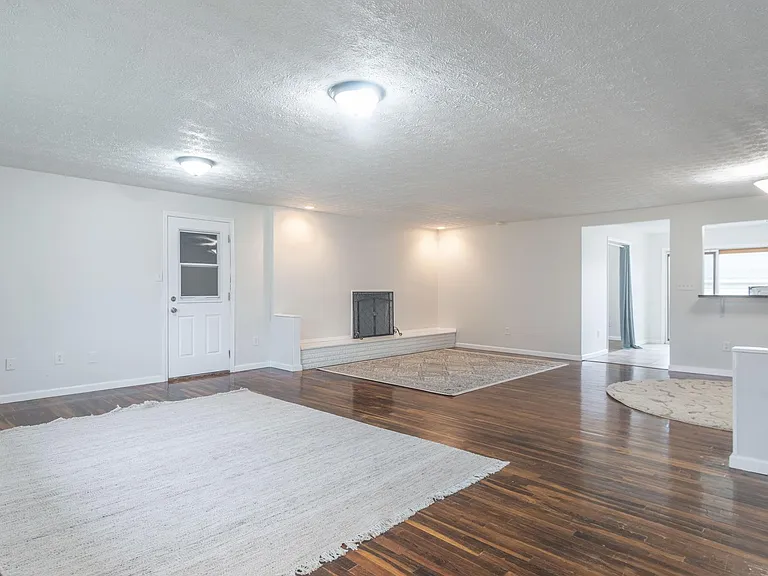 1590 Barnhart Rd — Photo 3