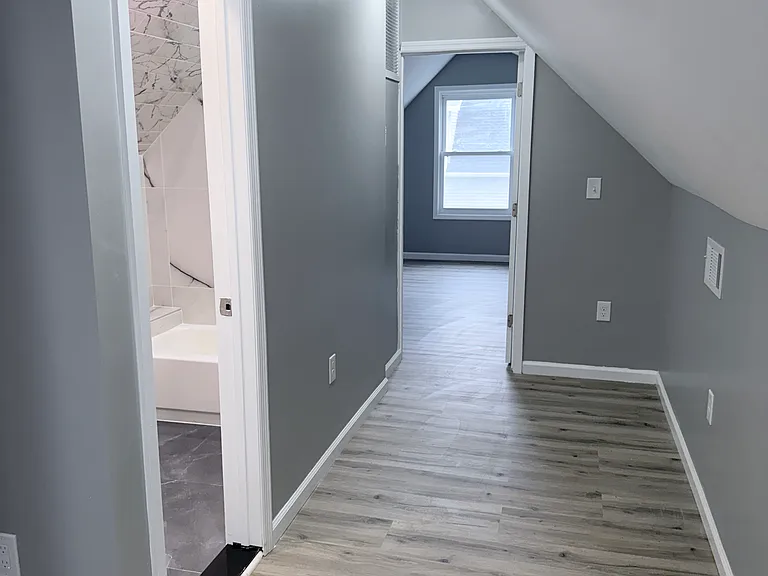 Washington Ave — Photo 18