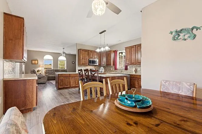 207 Goodman Ave — Photo 22