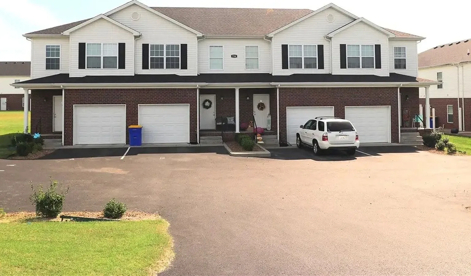736 Village Creek Drive — Photo 1