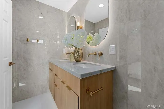 6051 Santa Barbara Ave — Photo 13