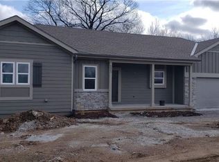 8405 Kill Creek Rd, De Soto, KS 66018