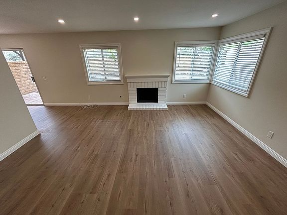 5th image of 15854 Cindy Ct