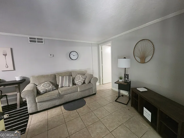 917 Oakview Ave #E — Photo 9