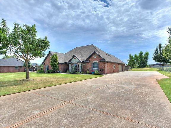 2nd image of 2108 E North Lake View Ln