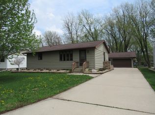 613 Ash Rd, Worthington, MN 56187