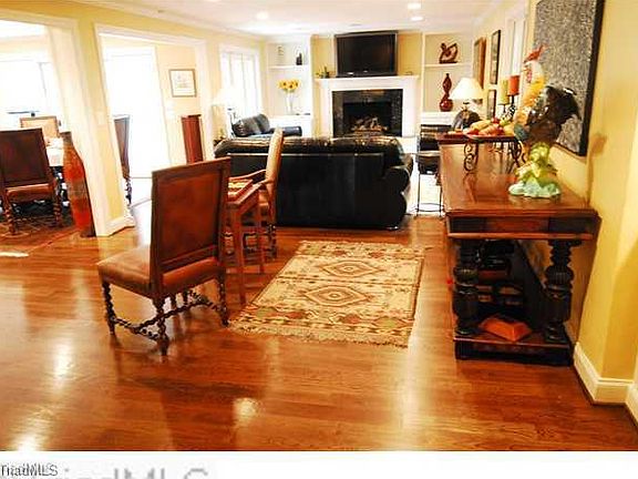 3rd image of 268 Pine Valley Dr