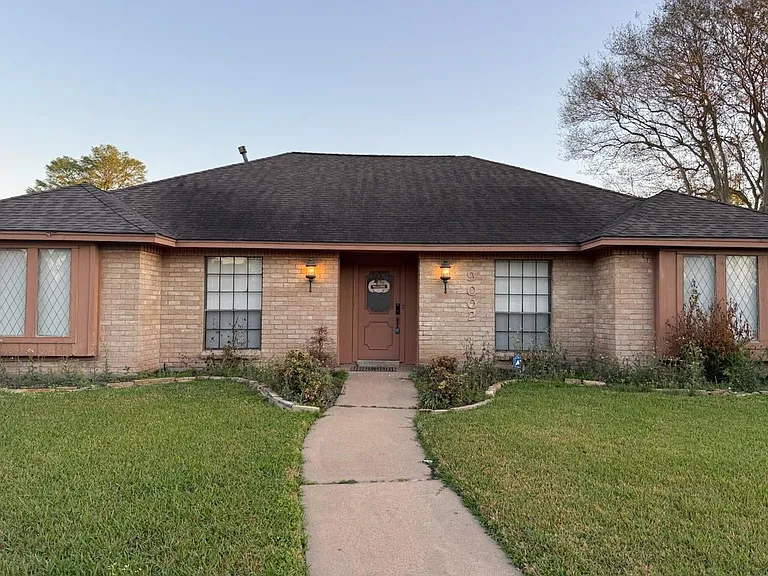 9002 Sabastian Dr — Photo 1