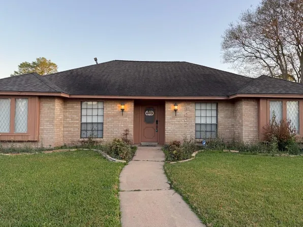 9002 Sabastian Dr, Houston, TX 77083