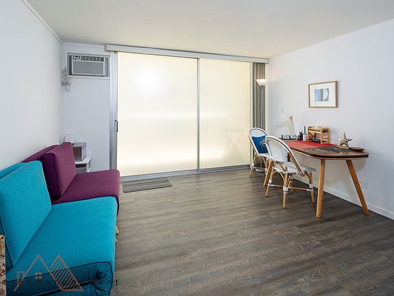 5th image of 440 Lewers St #903A