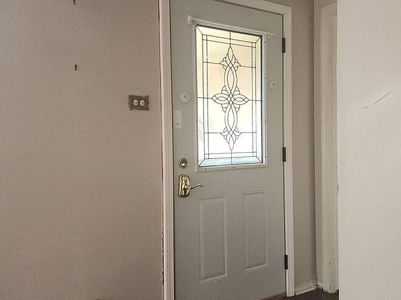 3rd image of 11619 S Sacramento Dr
