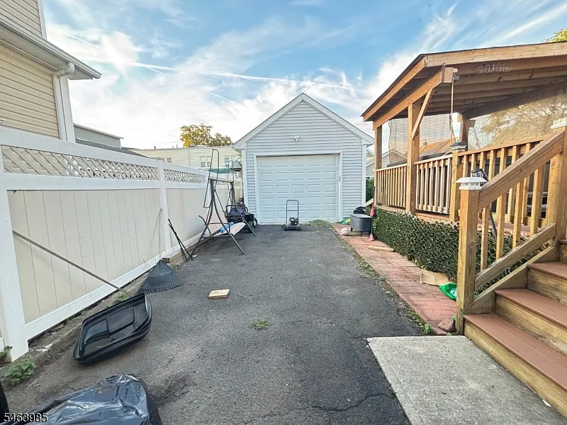 4 bed, 2.0 bath, $3,600 — Photo 4