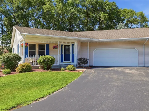 1180 Blooming Field Dr #304, Whitewater, WI 53190
