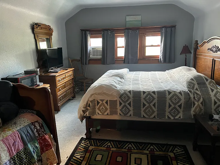 High Ave E — Photo 8