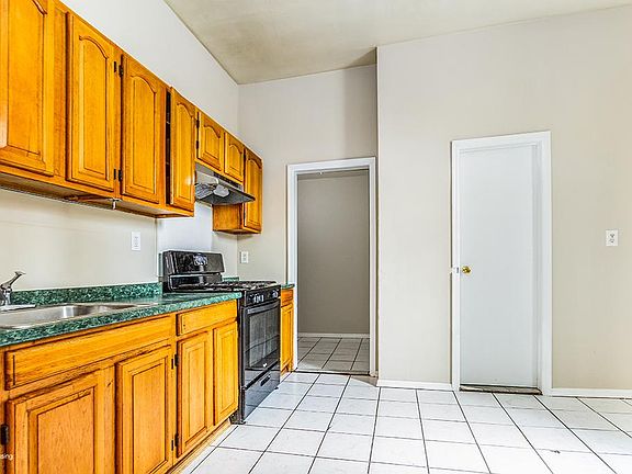 2nd image of 590 Bramhall Ave #A