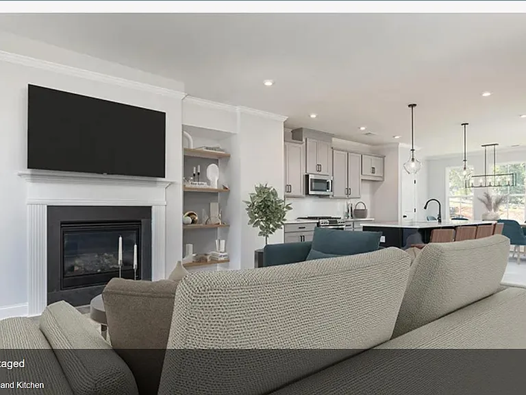 813 Cameron Trl — Photo 5