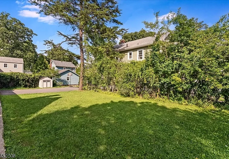 20 Howe Ave #2 — Photo 18