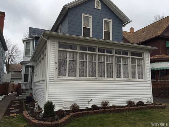 2nd image of 38 Christiana St