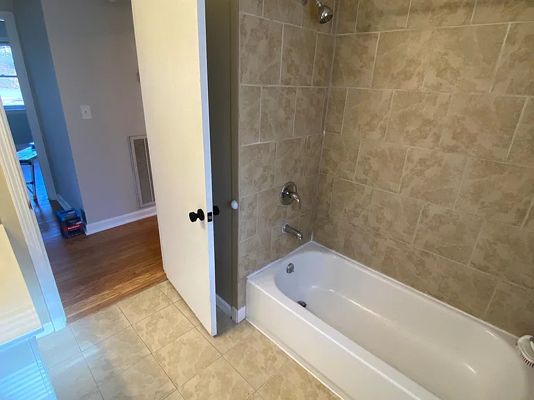 1018 Robins Crest Rd — Photo 10