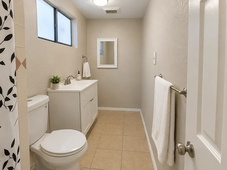 1305 E San Antonio Ave #B — Photo 3