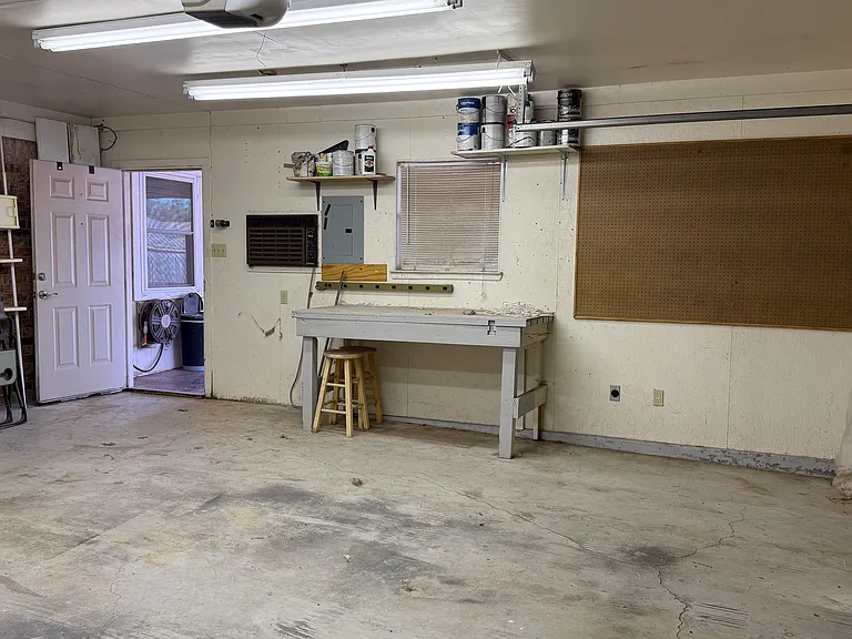 2602 Wydewood Dr — Photo 34