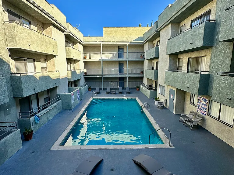 7319 Sepulveda Blvd #303 — Photo 4