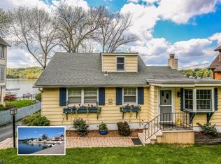 30 E Shore Trl, Sparta, NJ 07871