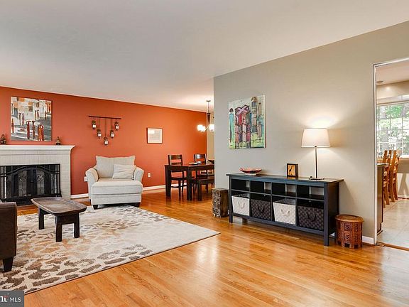 2nd image of 3902 Moss Dr