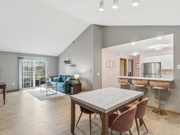203 Kearney Way Unit 304, Waunakee, WI 53597
