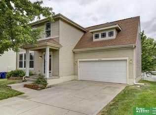 2914 Kelly Dr, Bellevue, NE 68123