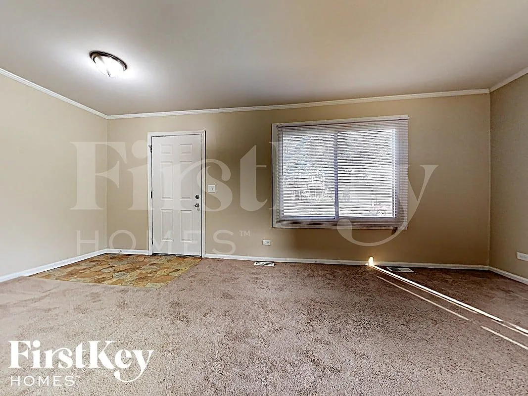 4 bed, 2.5 bath, 1944 sqft, $3,005 — Photo 3