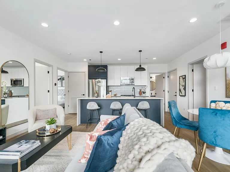 514 W Arlington Pl #801 — Photo 6