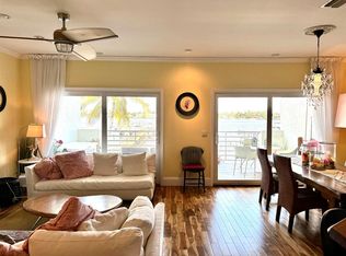 328 N Lake Dr, Lantana, FL 33462