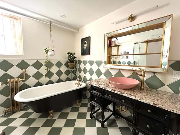4th image of 131 Spring St Unit A