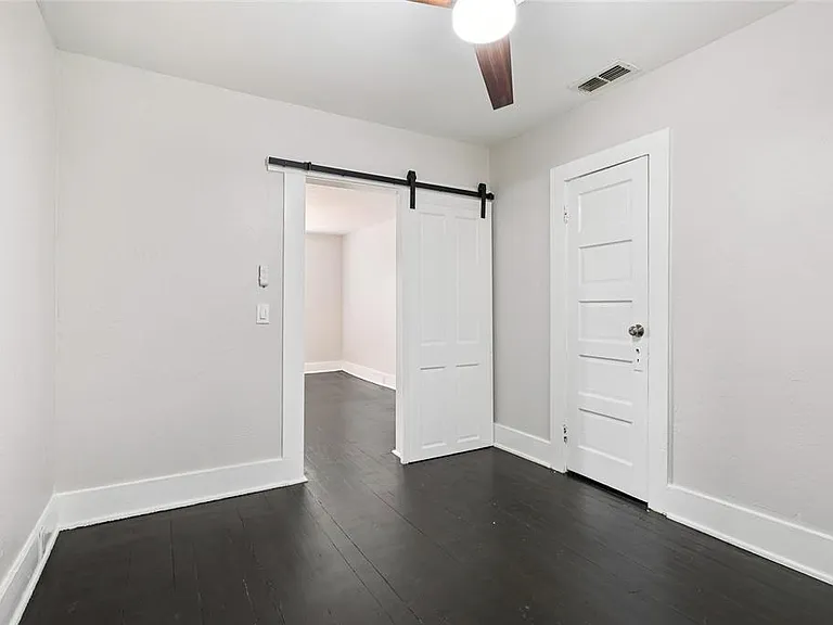 137 E Grant St — Photo 22