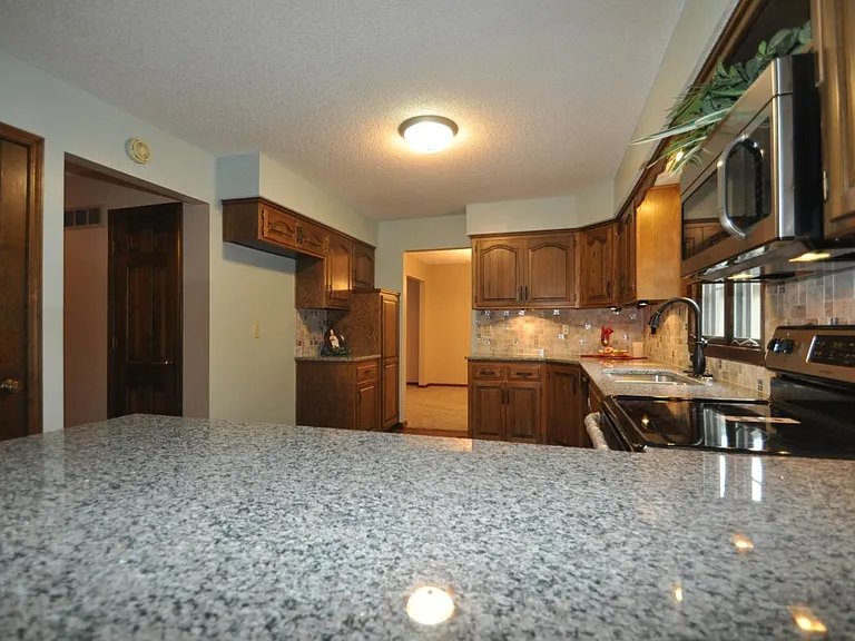 5807 SW 24th Ter — Photo 8