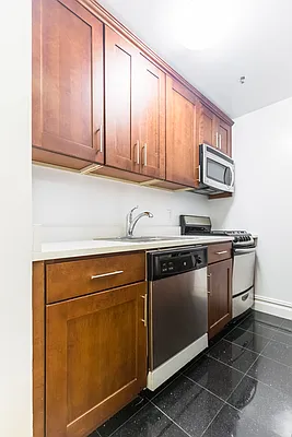 Rented by Bond New York | media 8