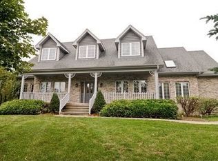 28553 Kelsey Point, Lake Barrington, IL 60010
