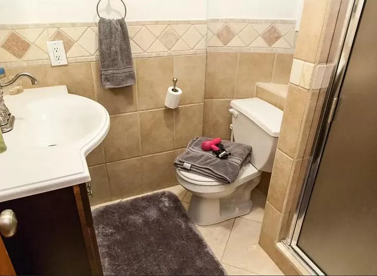 902 Pine St #1R — Photo 5