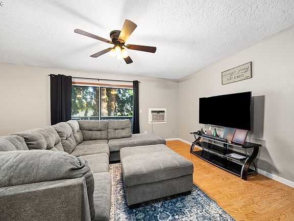 2nd image of 180 NE Kane Dr