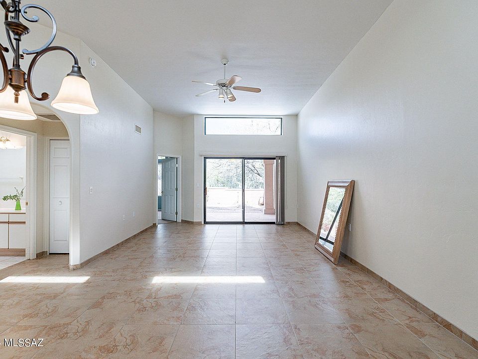 1st image of 992 W Calle De Emilia