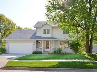 4615 67th St, Urbandale, IA 50322