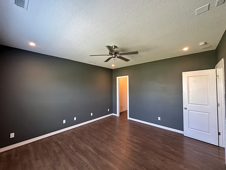 2212 Martlet Ln — Photo 9