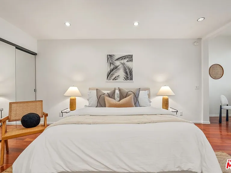 7250 Franklin Ave #1006 — Photo 10