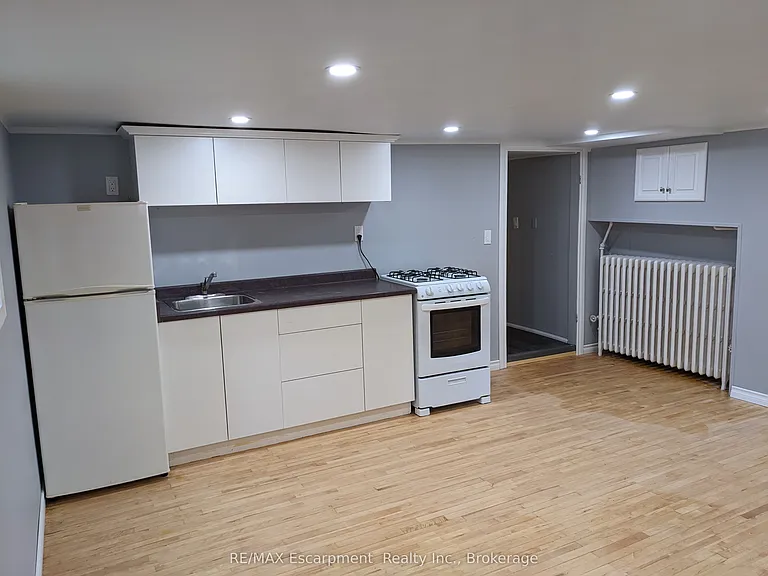 158 James St #5 — Photo 4