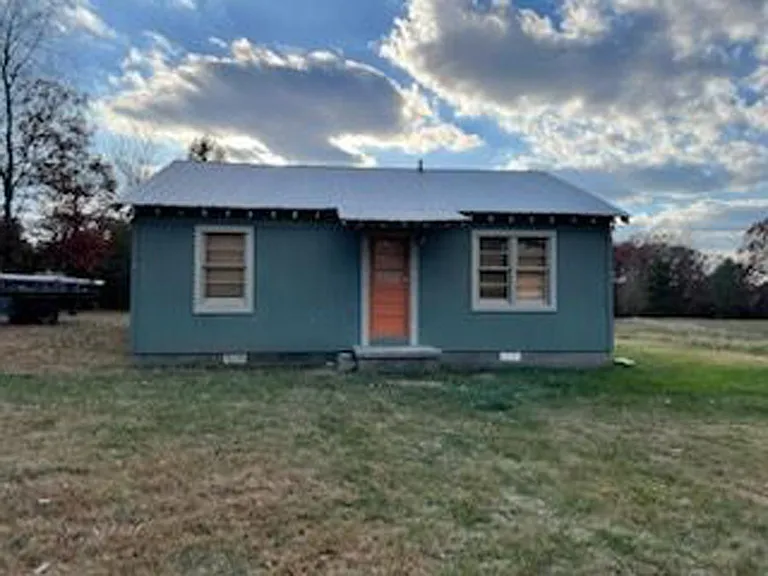 2331 Highway 48 N — Photo 1