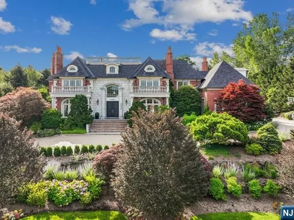 116 Truman Dr, Cresskill, NJ 07626